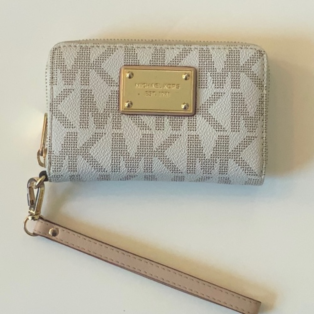 Small wallet wristlet